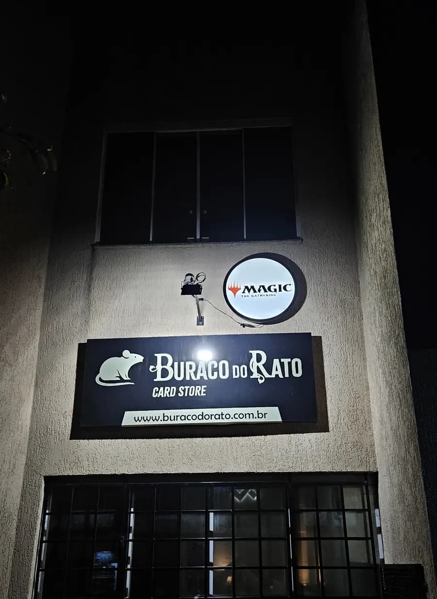 Fachada do Buraco do Rato — loja de card games em Marília